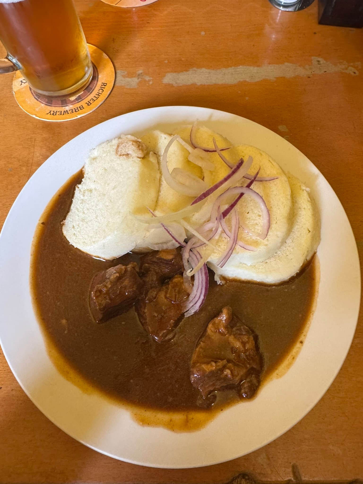 Guláš z Pivovar u Bulovky